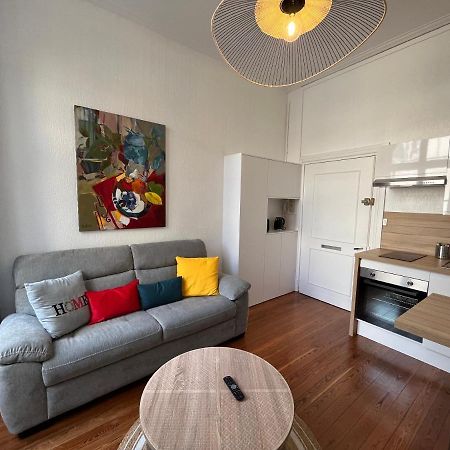 Paon, Coquet Appt Avec Parking A Caen Apartment Luaran gambar