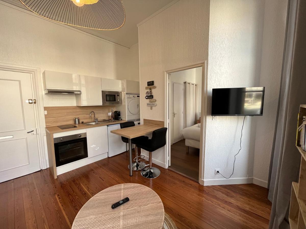Paon, Coquet Appt Avec Parking A Caen Apartment Luaran gambar